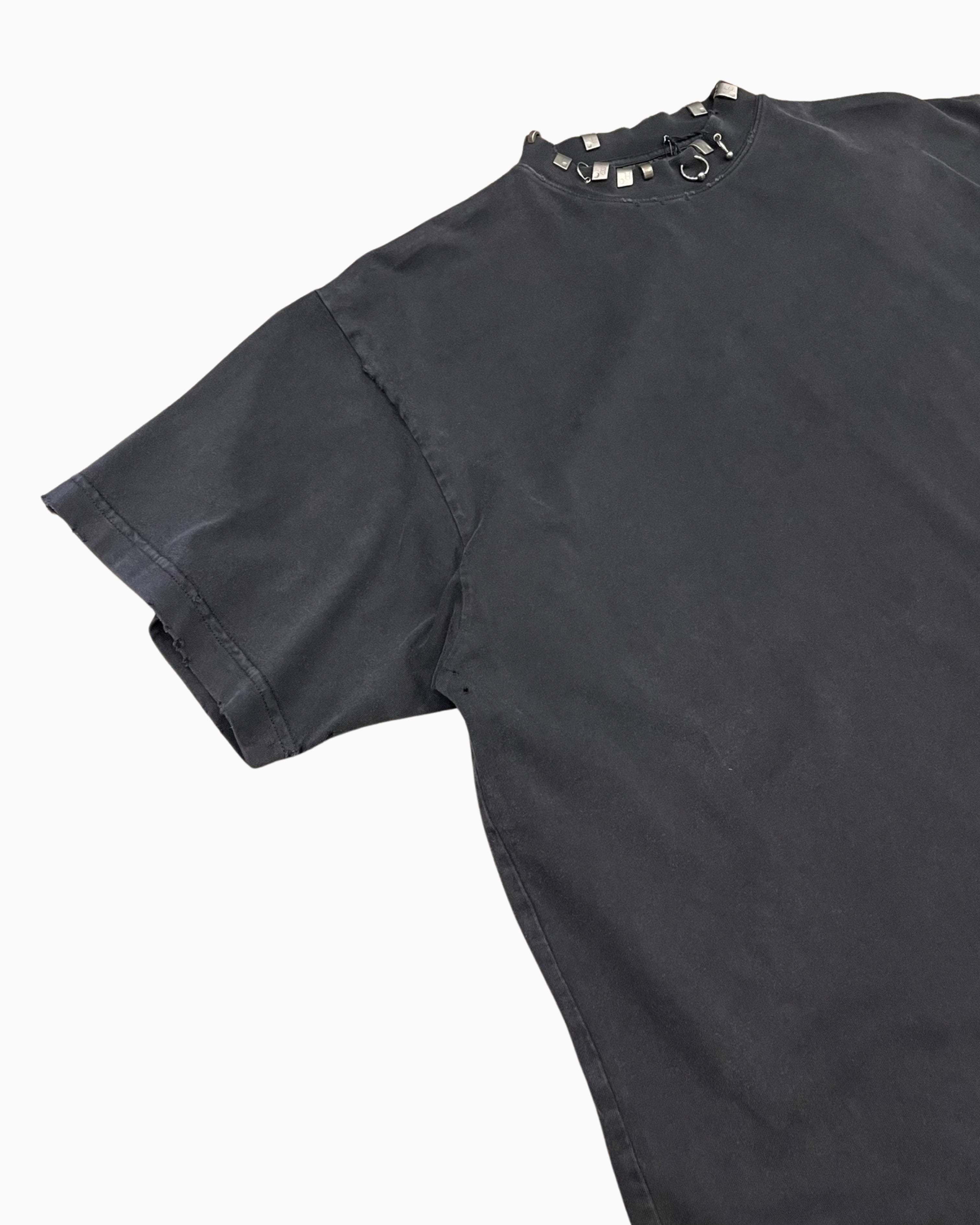 Pierced T-shirt Oversized in Black