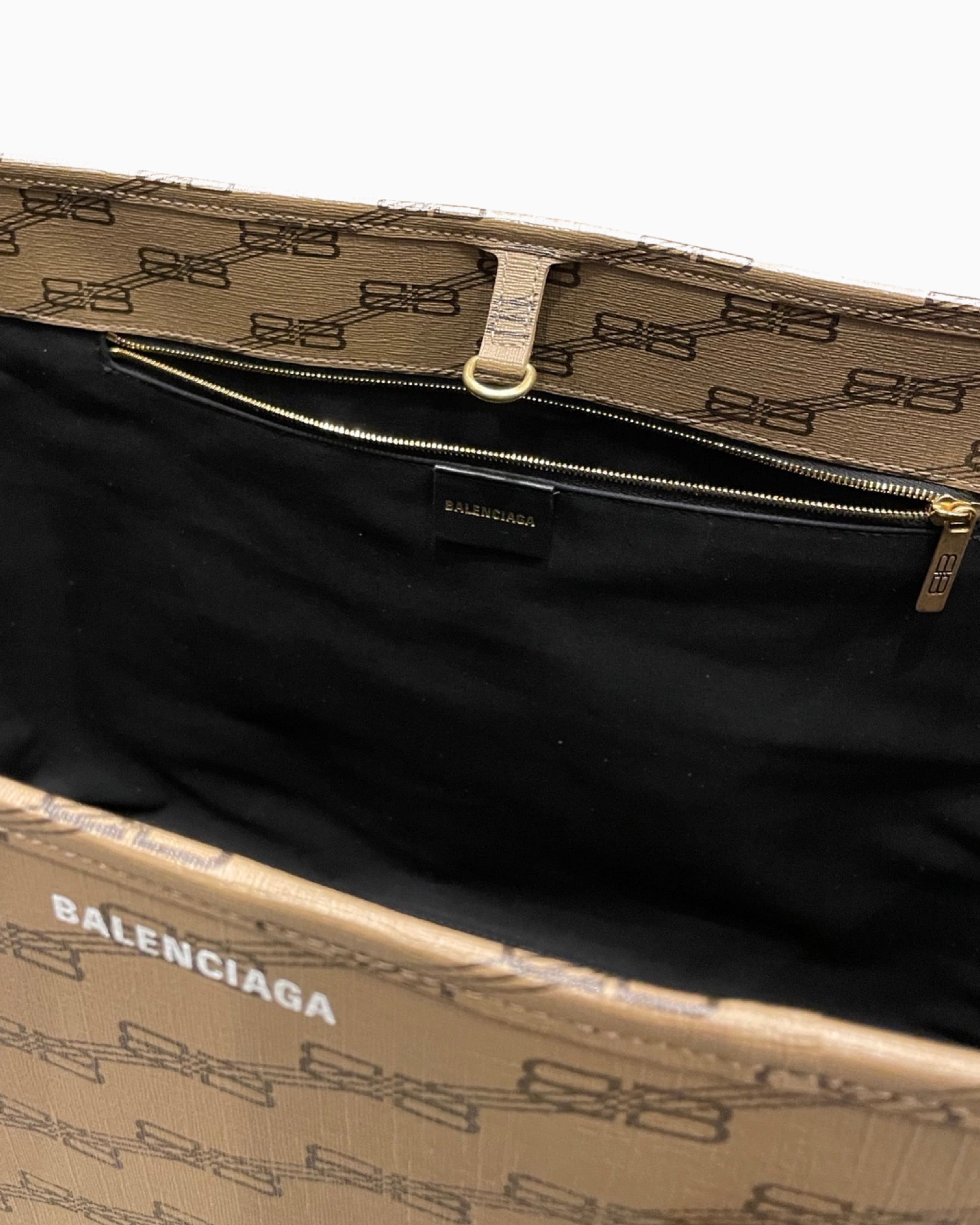 Balenciaga BB Monogram Large East-West Shopper Bag – FUTURO